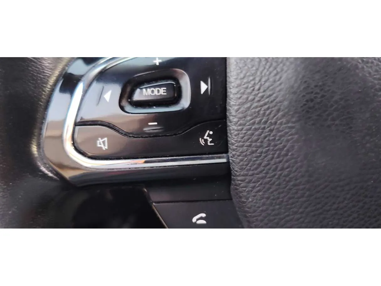 Car image 29