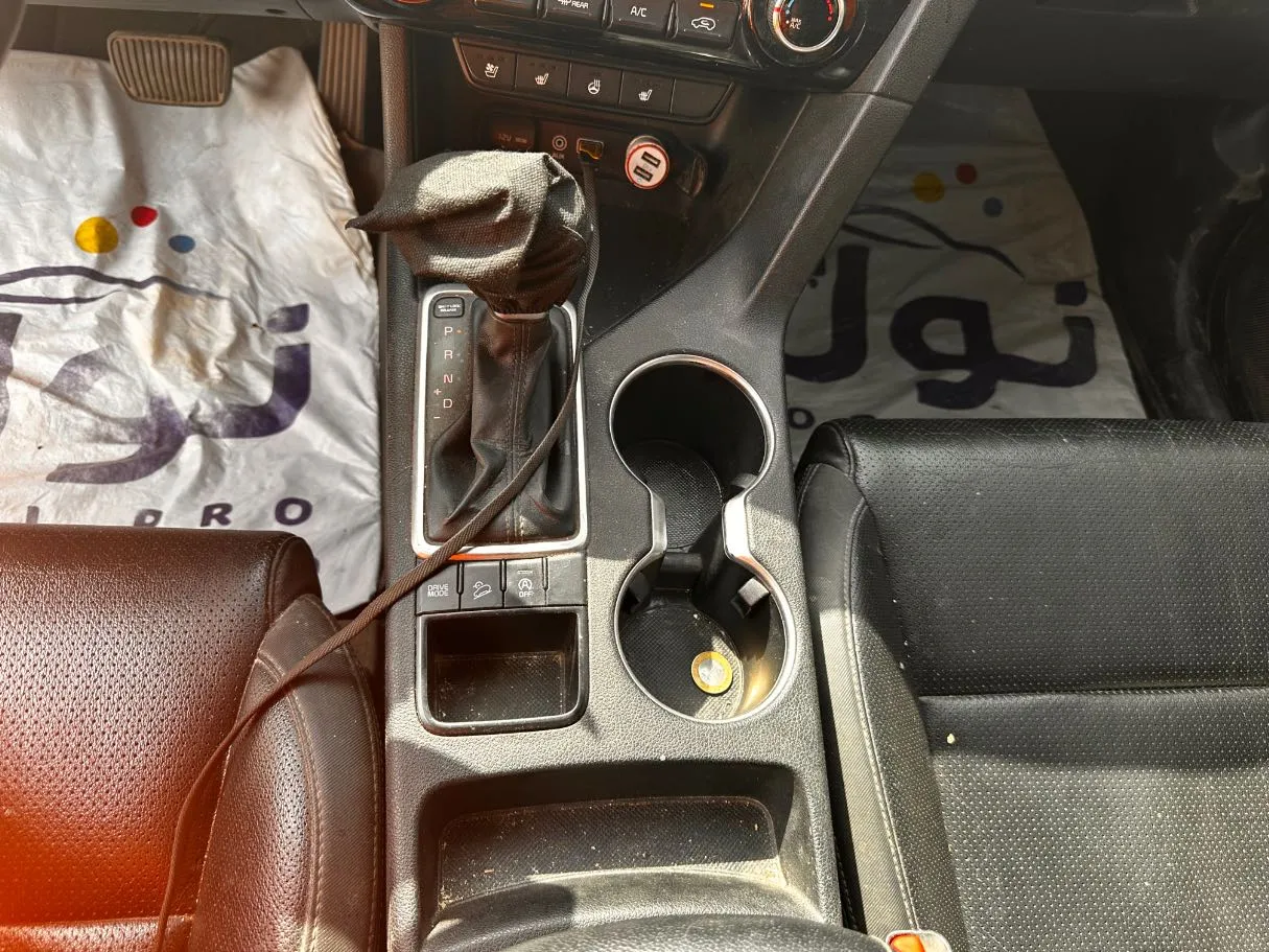 Car image 16
