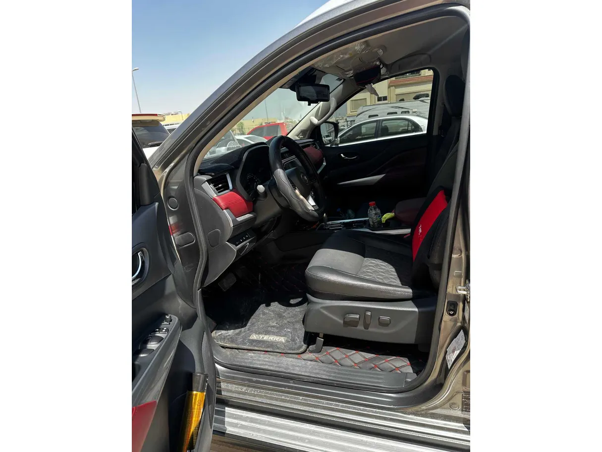 Car image 7