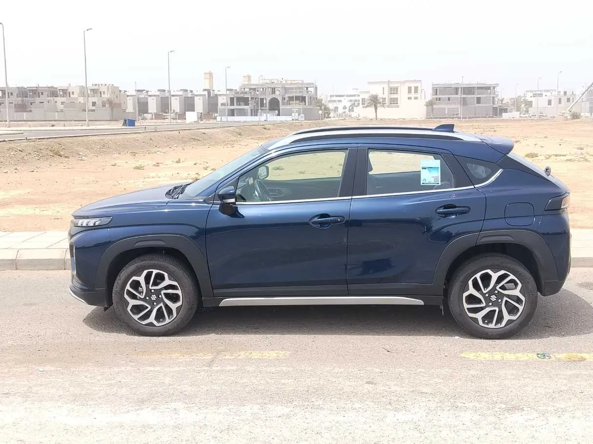 Car image 8