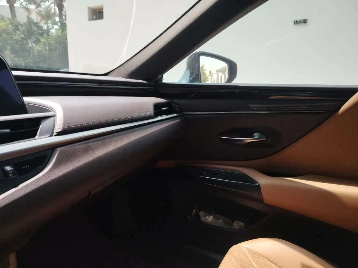 Car image 41