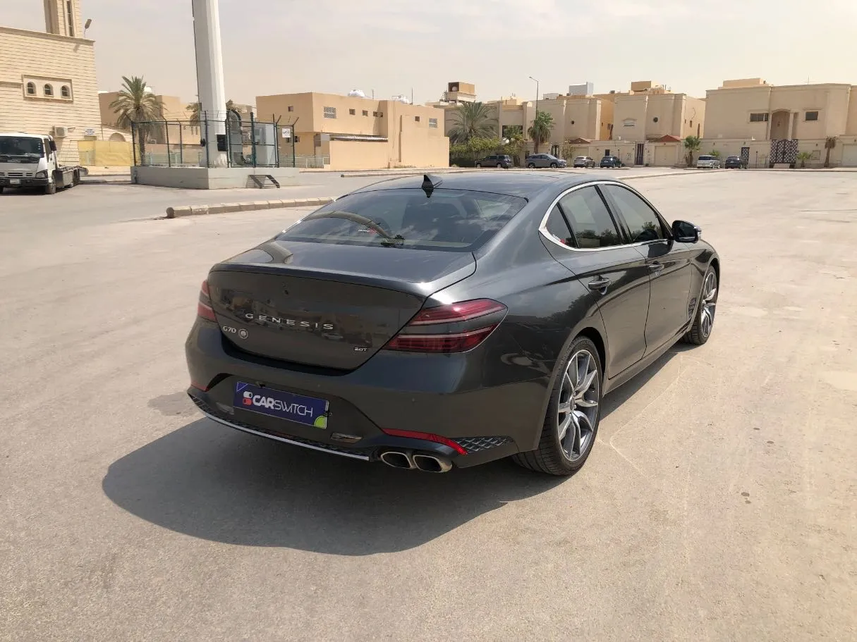 Car image 5