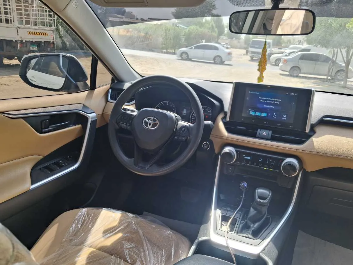 Car image 18