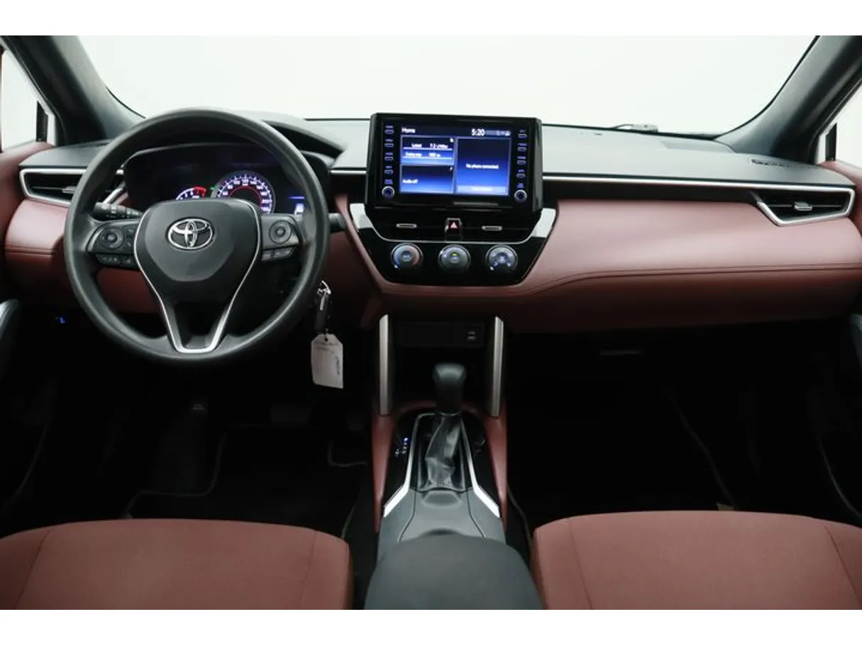 Car image 14