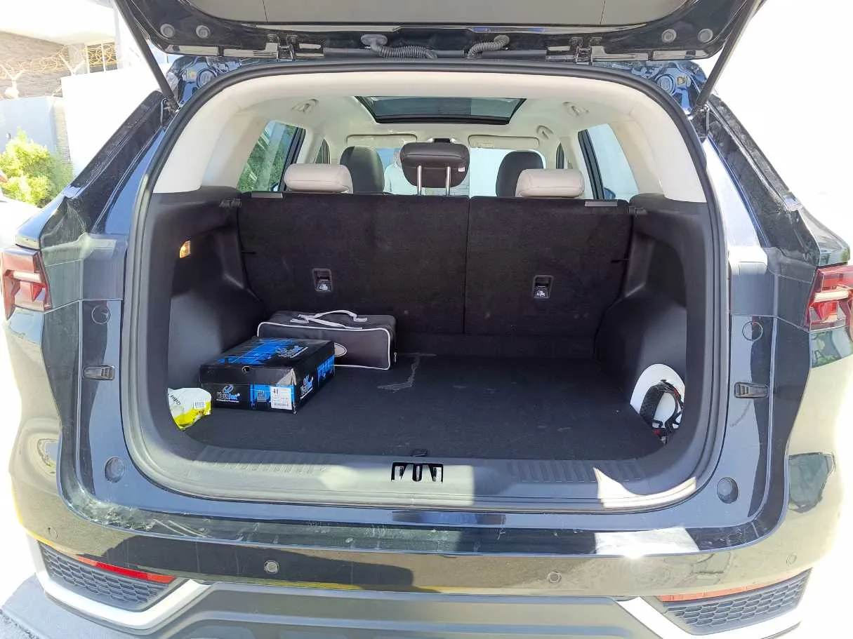 Car image 26