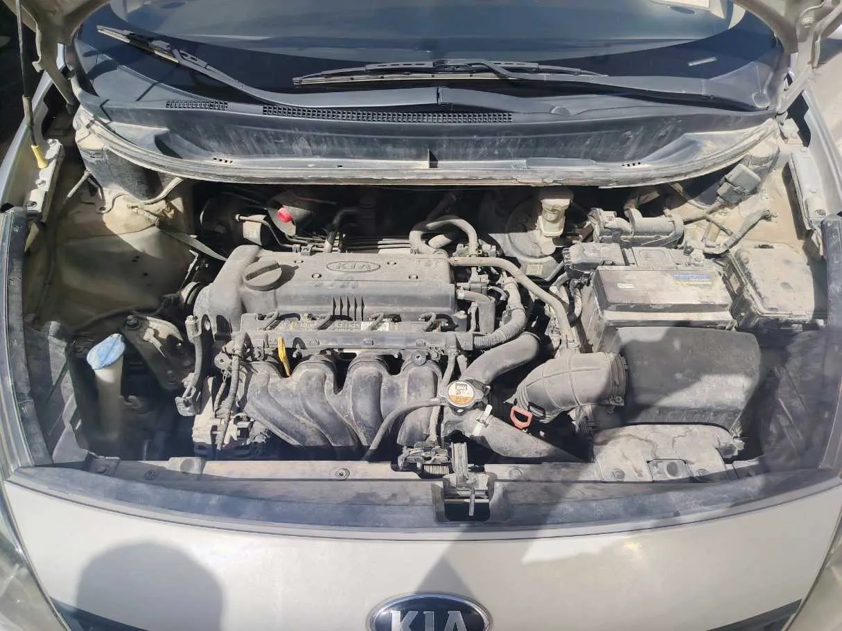 Car image 30