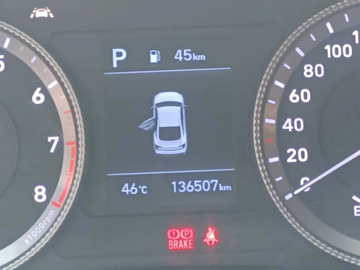 Car image 17