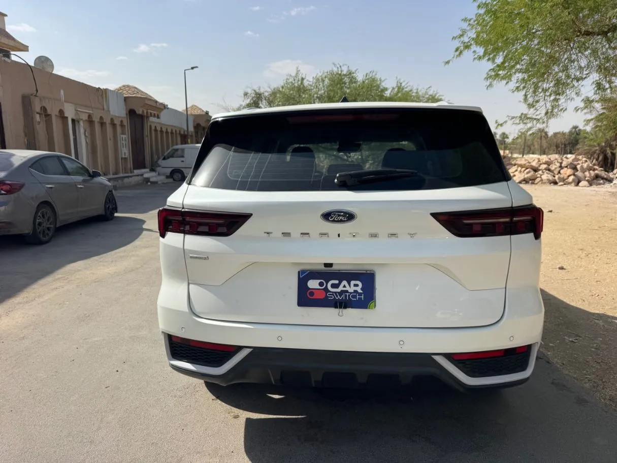 Car image 6