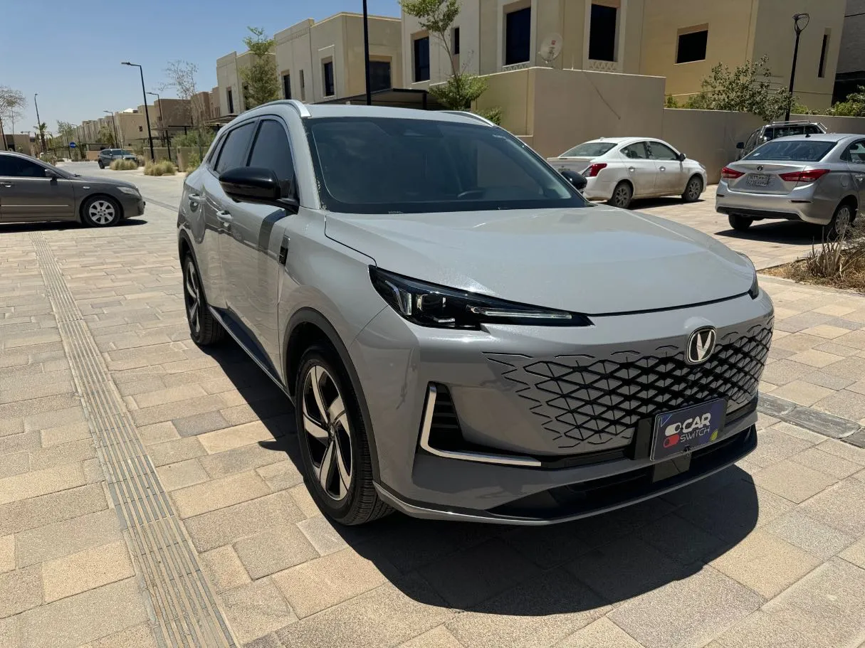 Car image 3