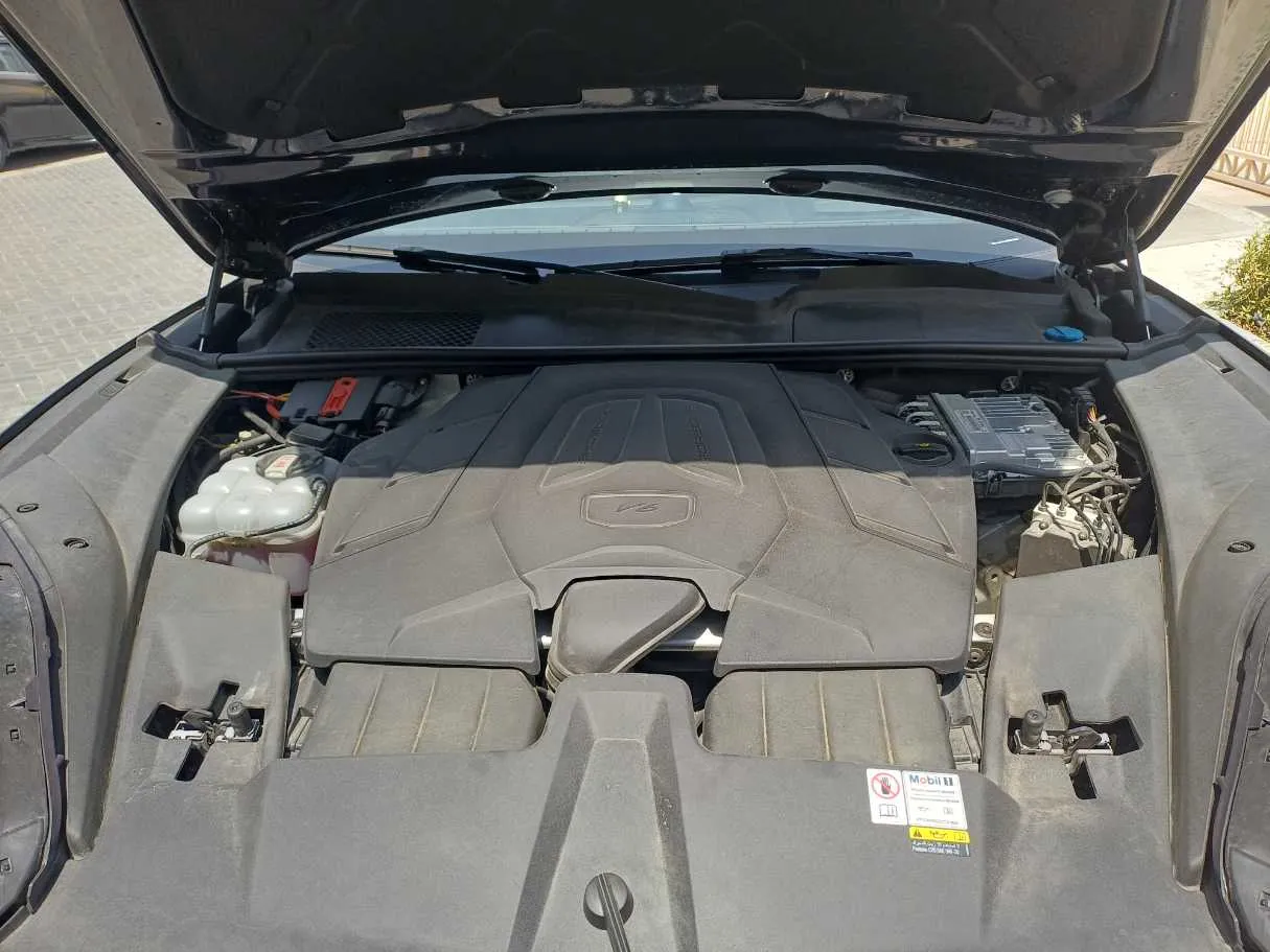 Car image 28