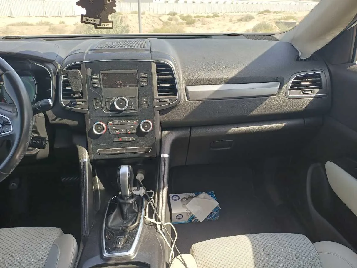 Car image 16