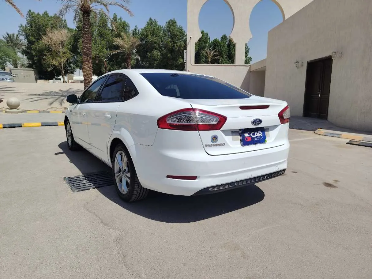 Car image 7