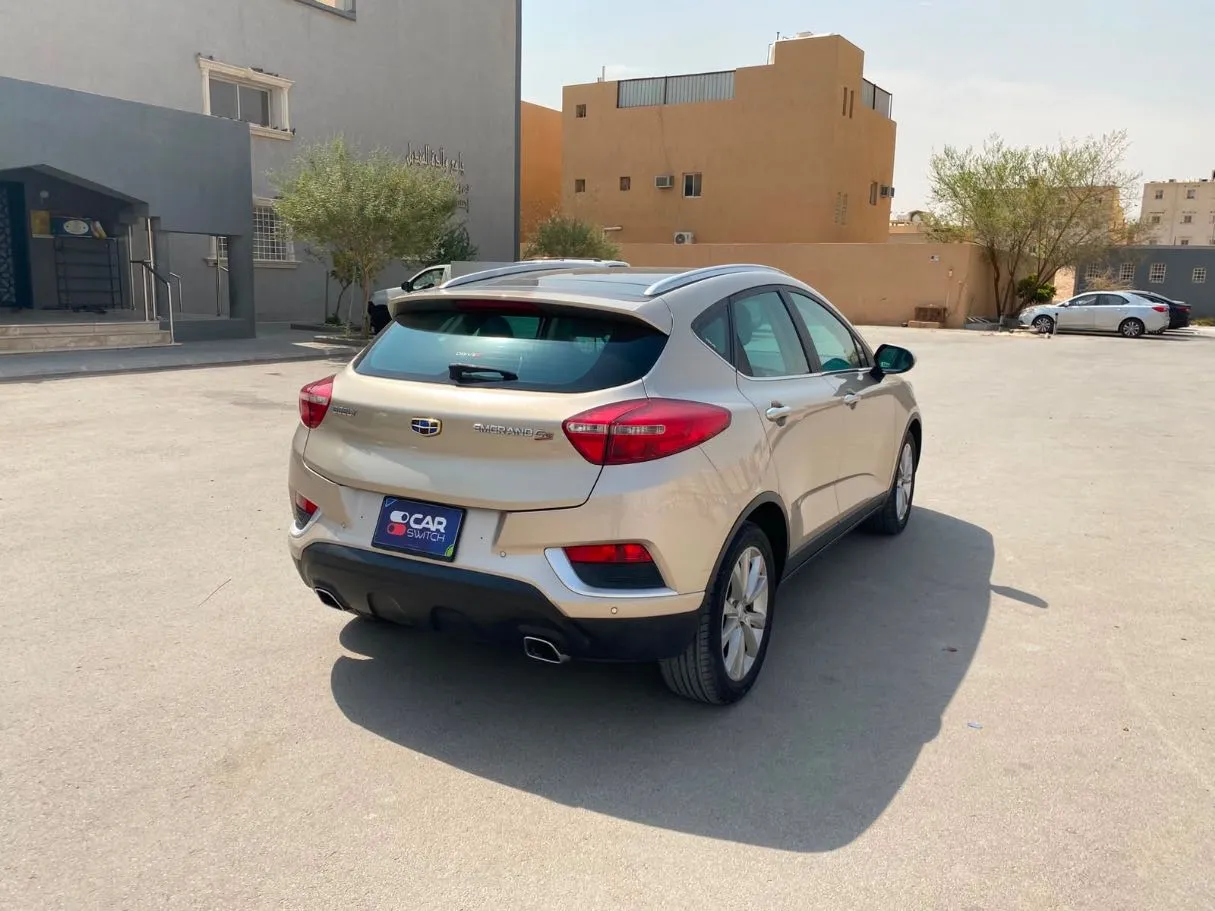 Car image 5
