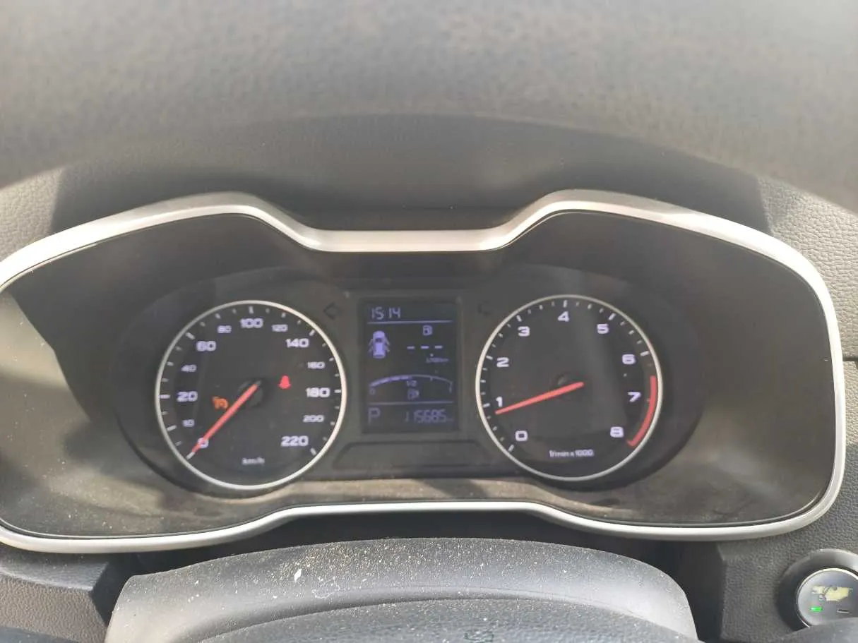 Car image 18