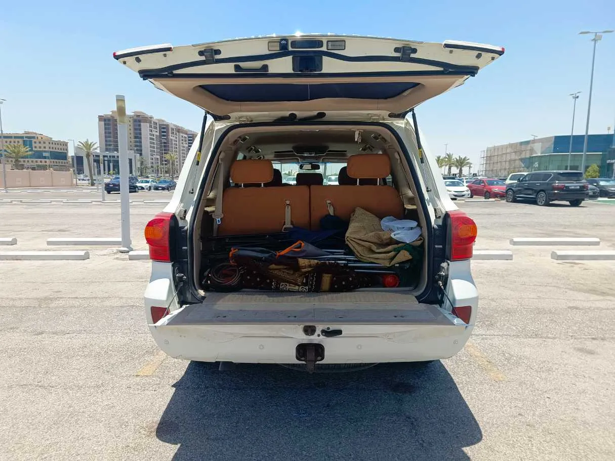 Car image 27