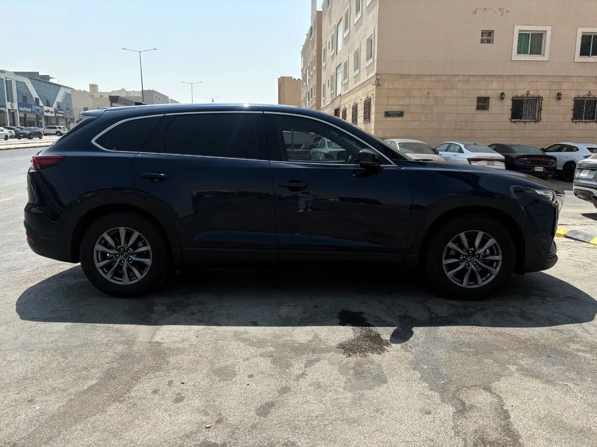 Car image 4