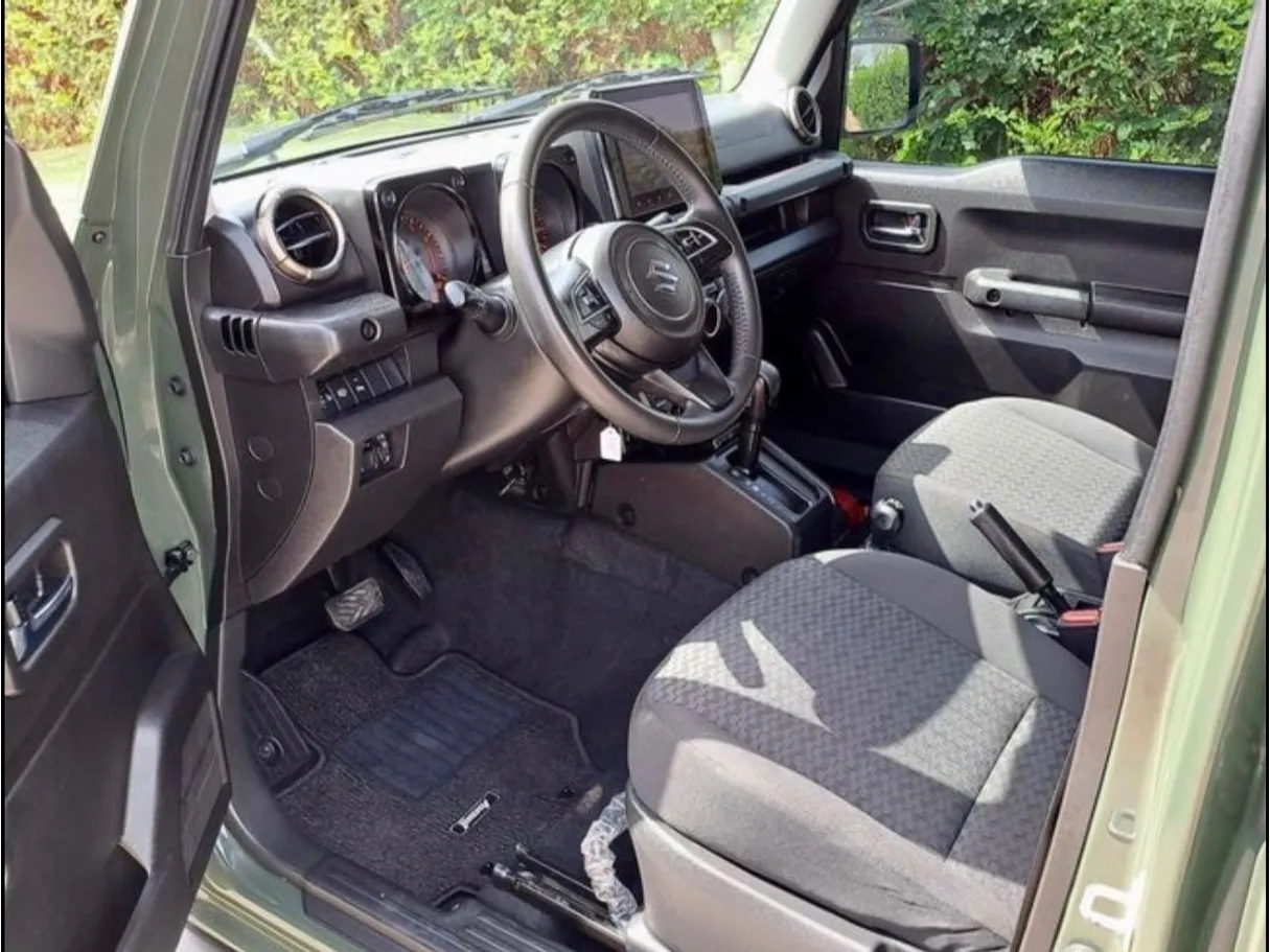 Car image 5
