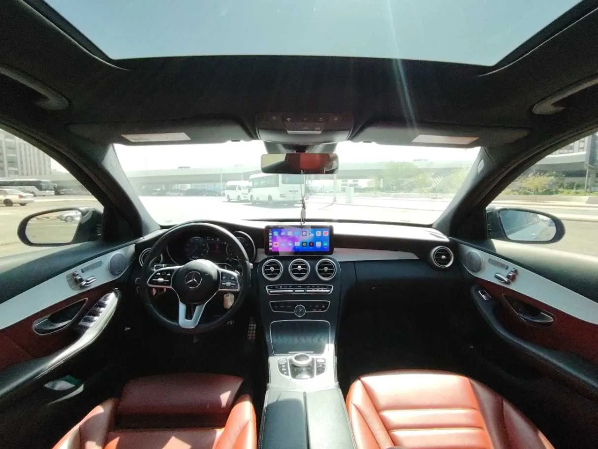 Car image 17