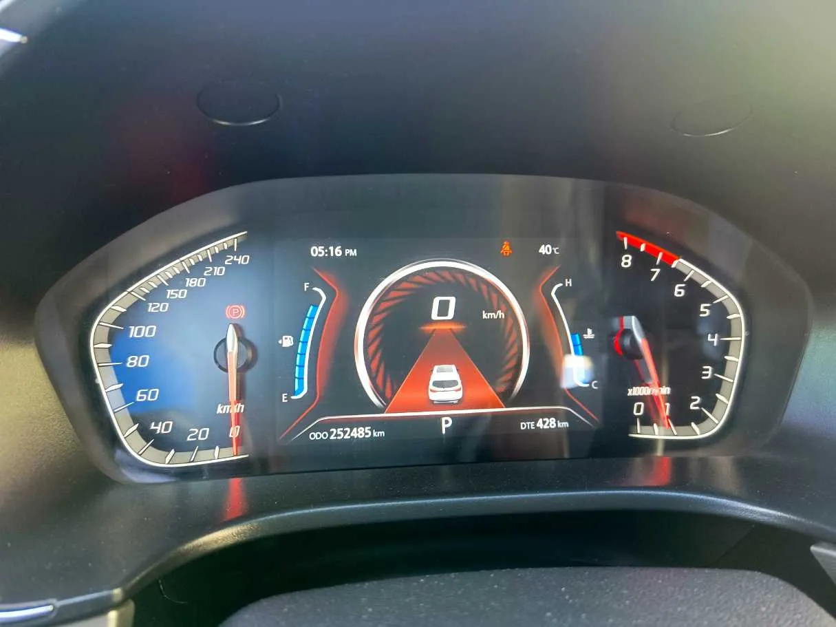 Car image 26