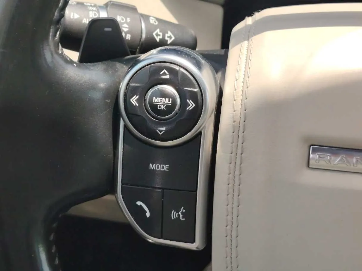 Car image 40