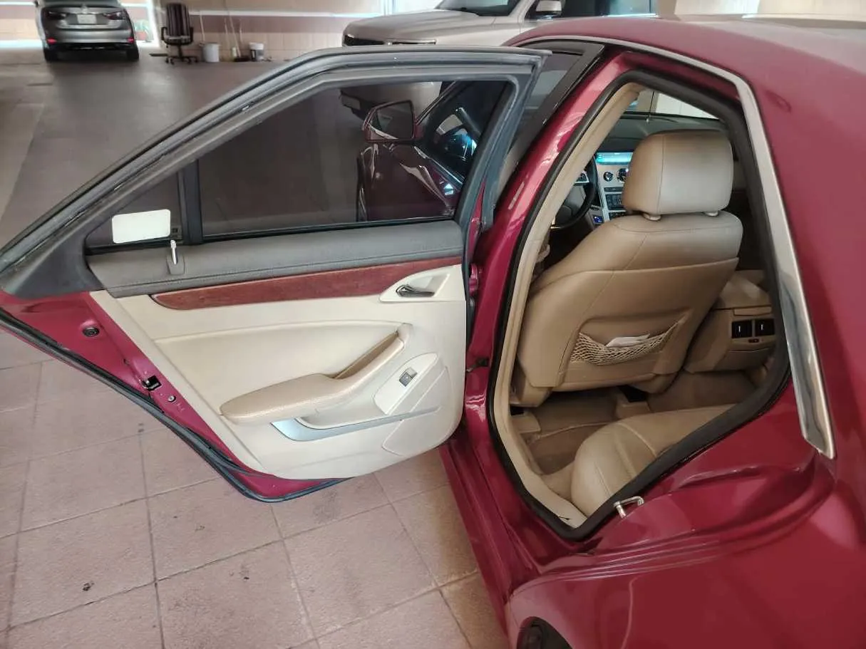 Car image 17