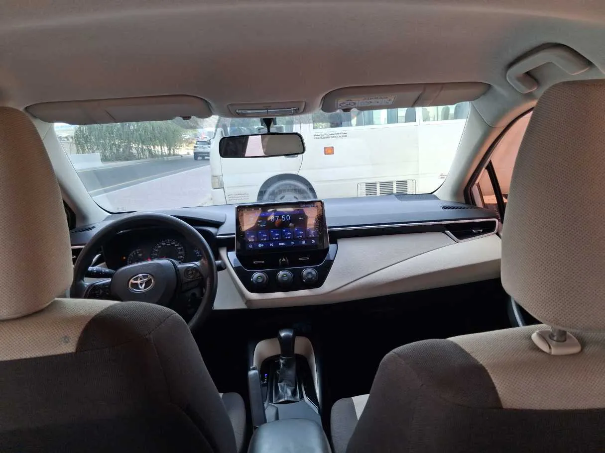 Car image 14