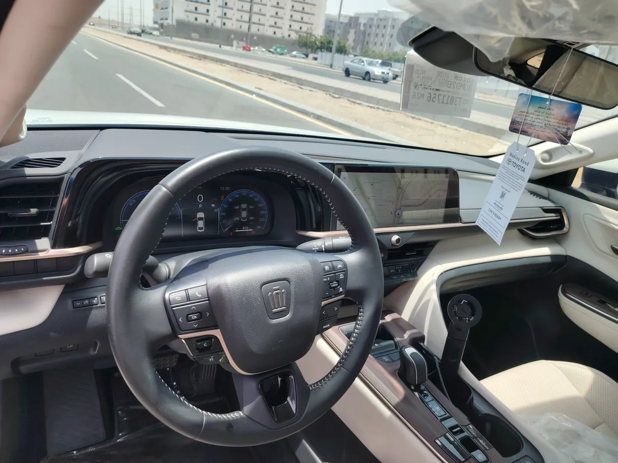 Car image 13