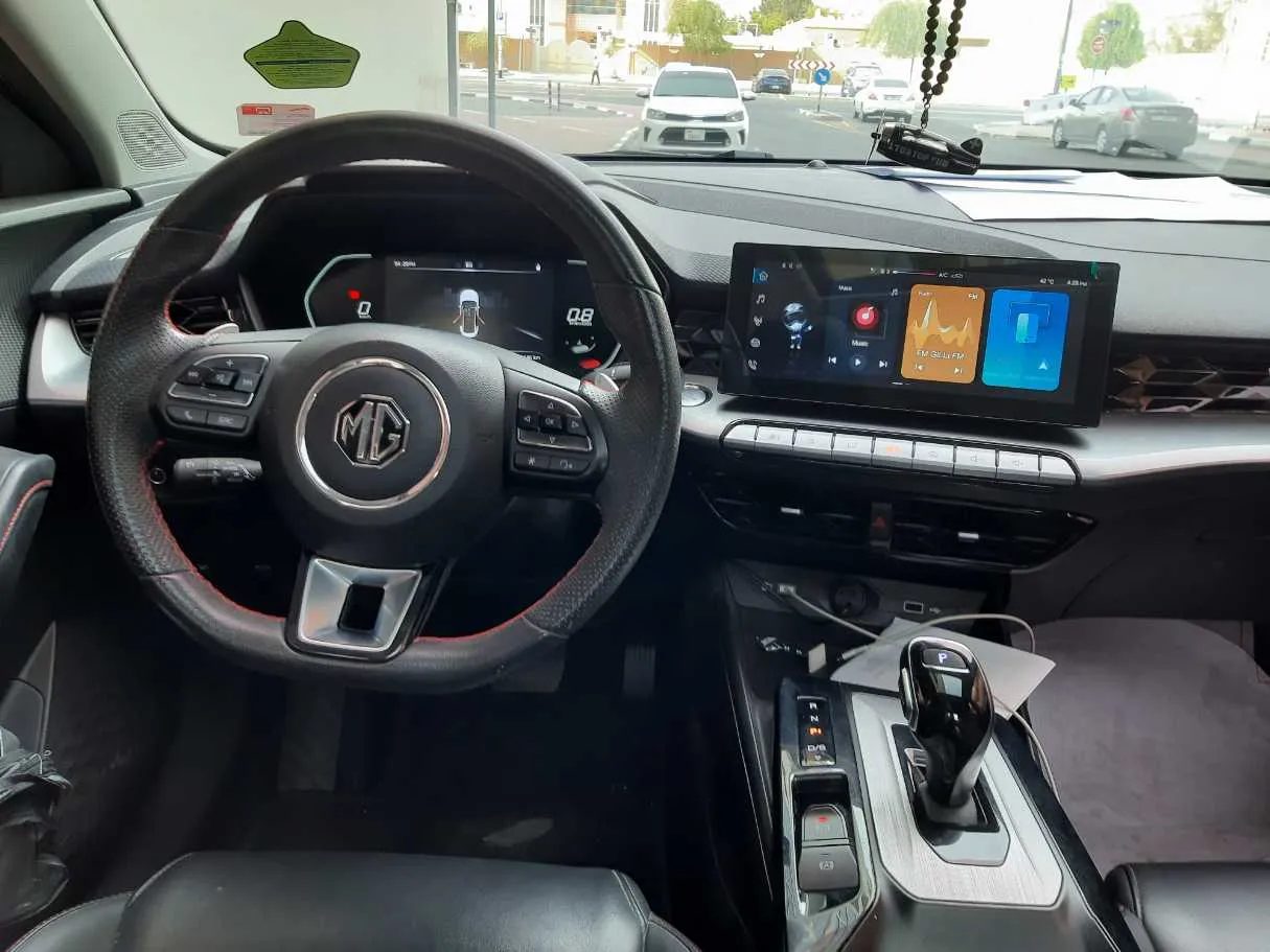 Car image 16
