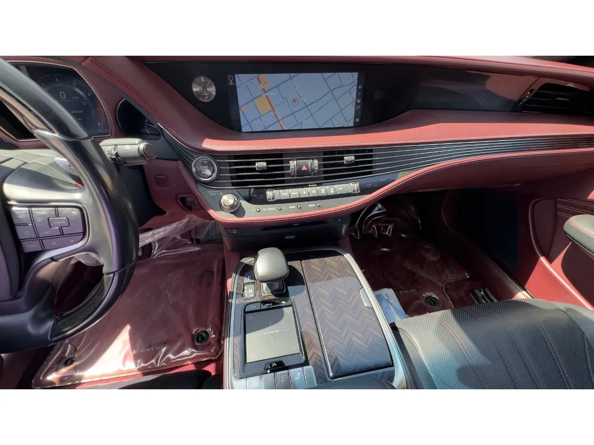 Car image 15