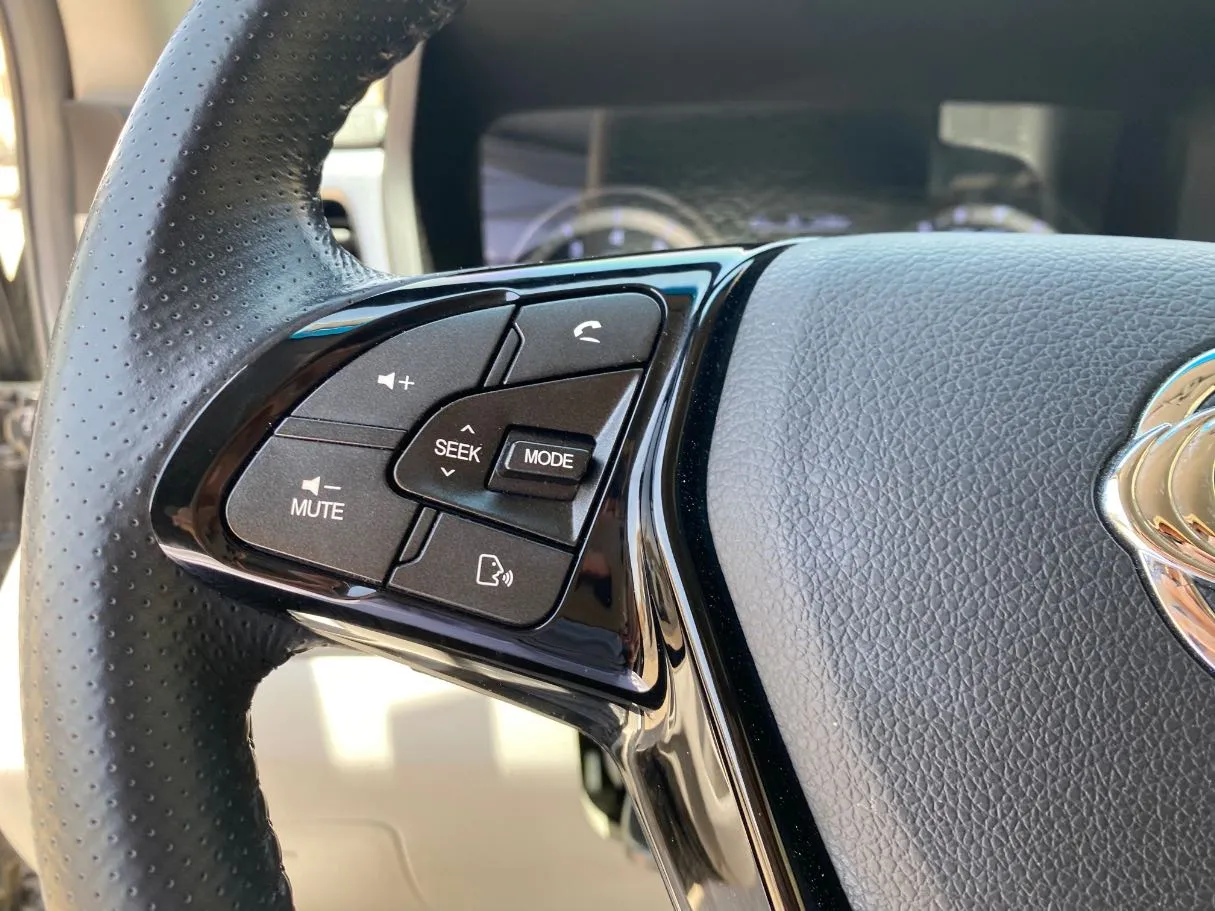 Car image 22