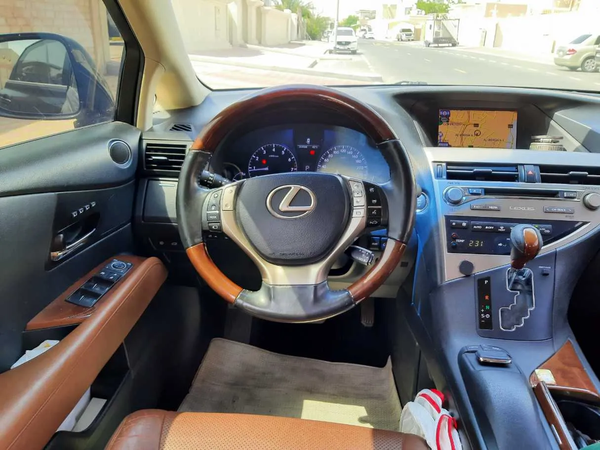 Car image 17
