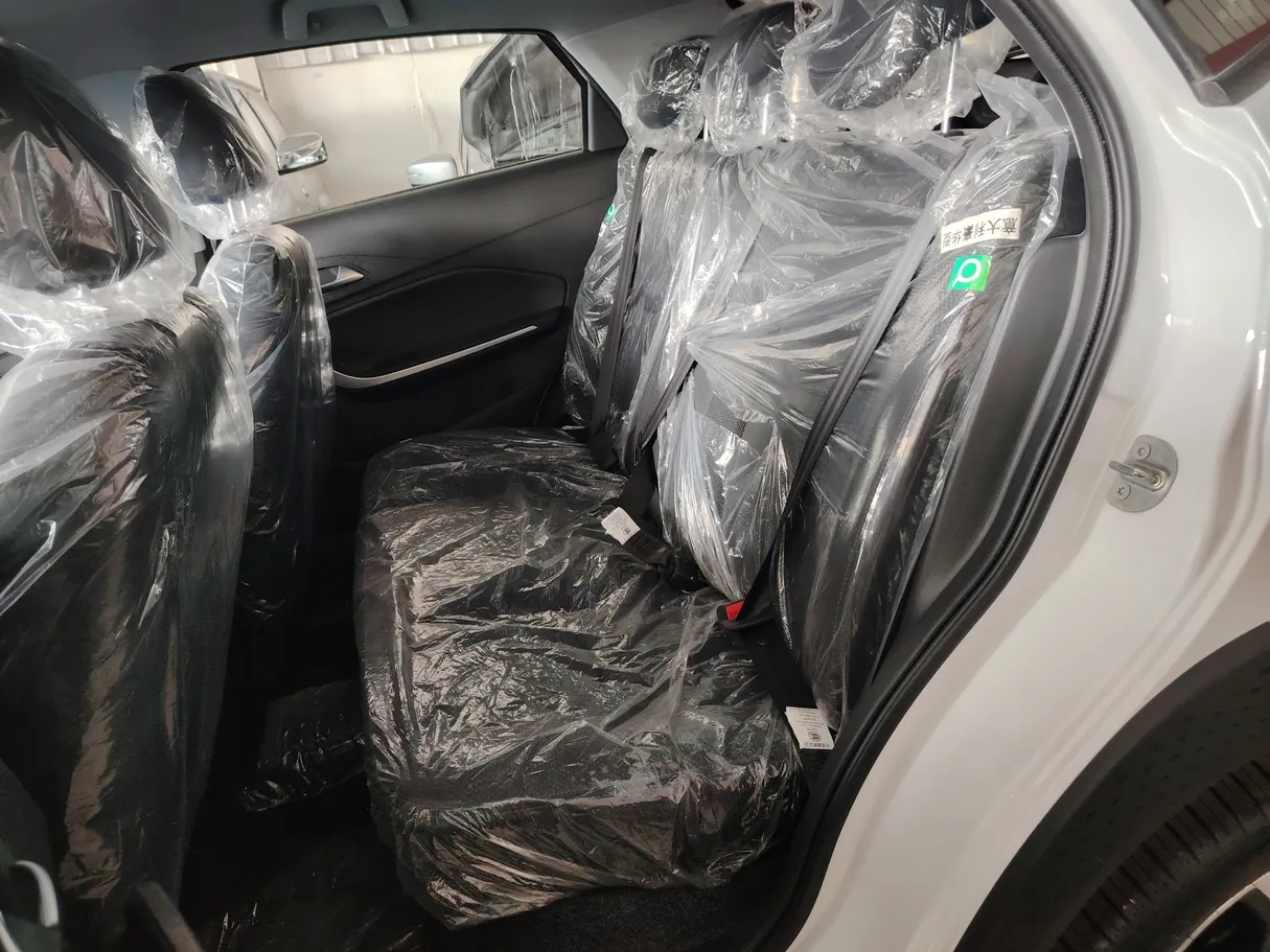 Car image 16