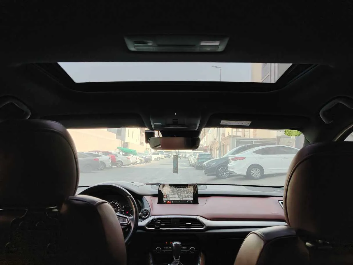 Car image 19