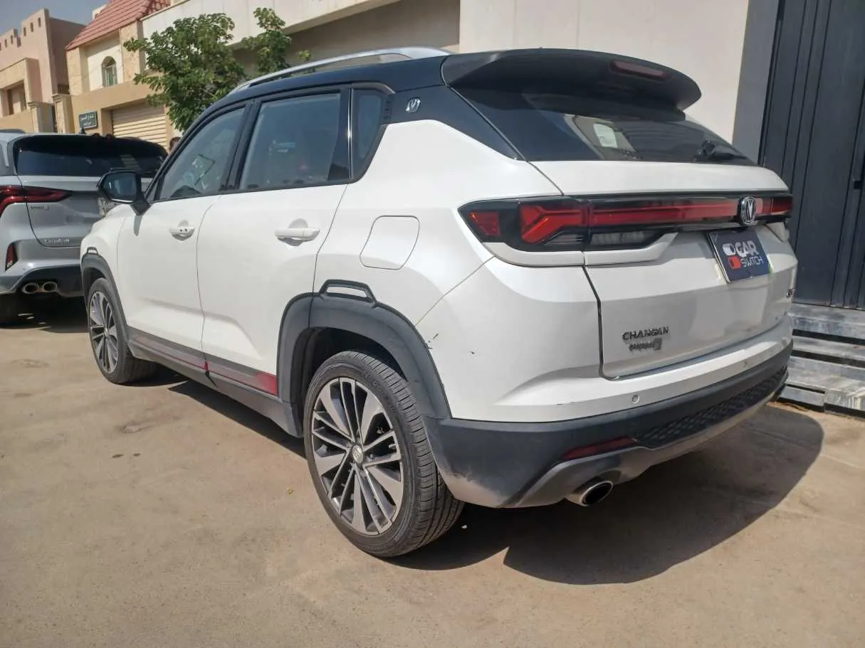 Car image 7