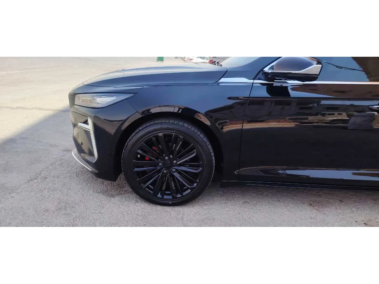 Car image 9