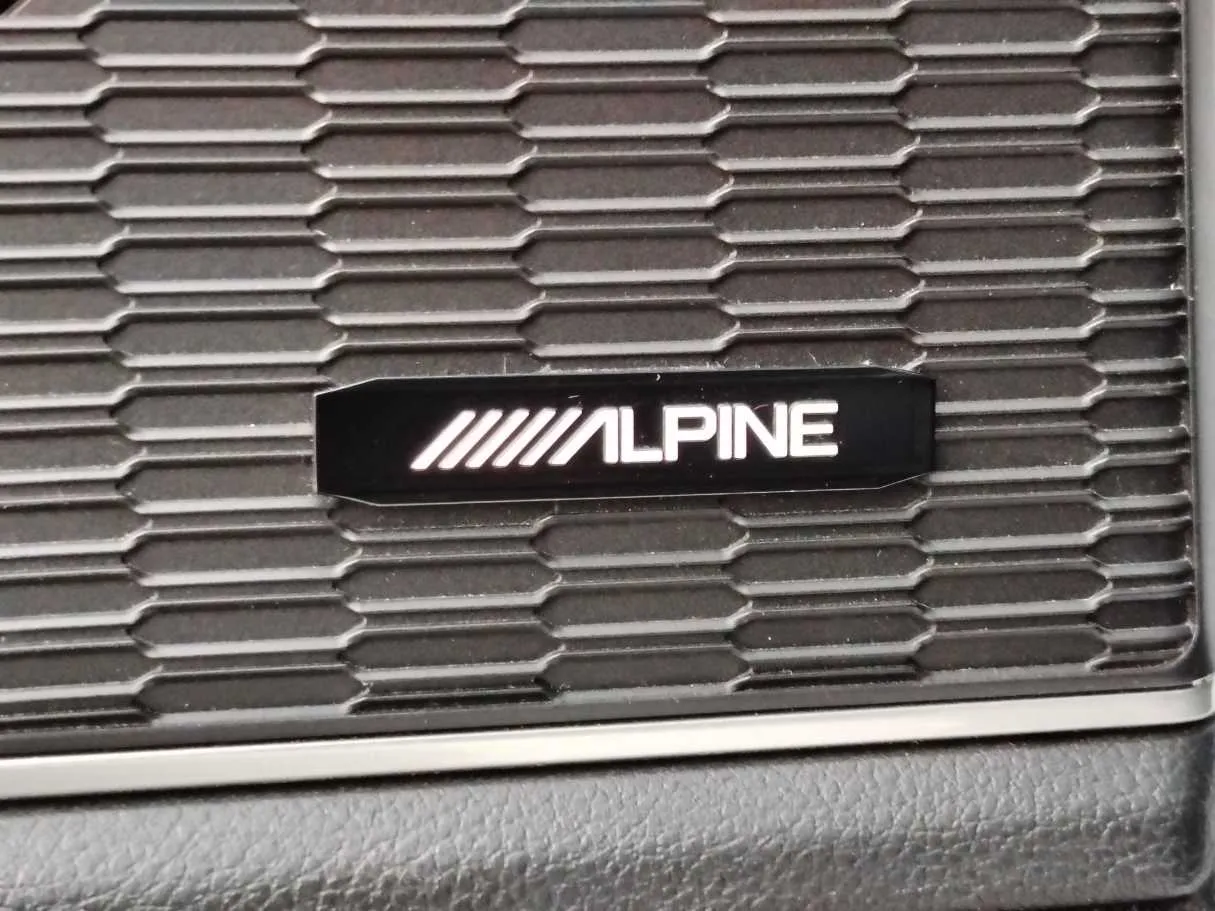 Car image 27