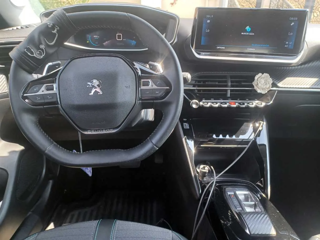 Car image 15