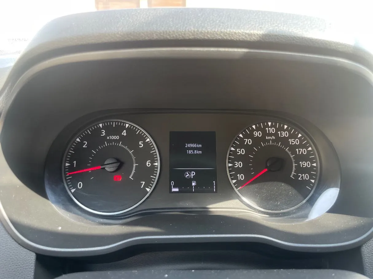 Car image 19