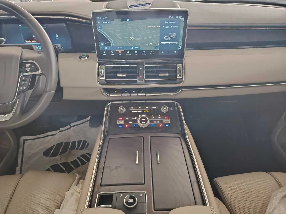 Car image 30