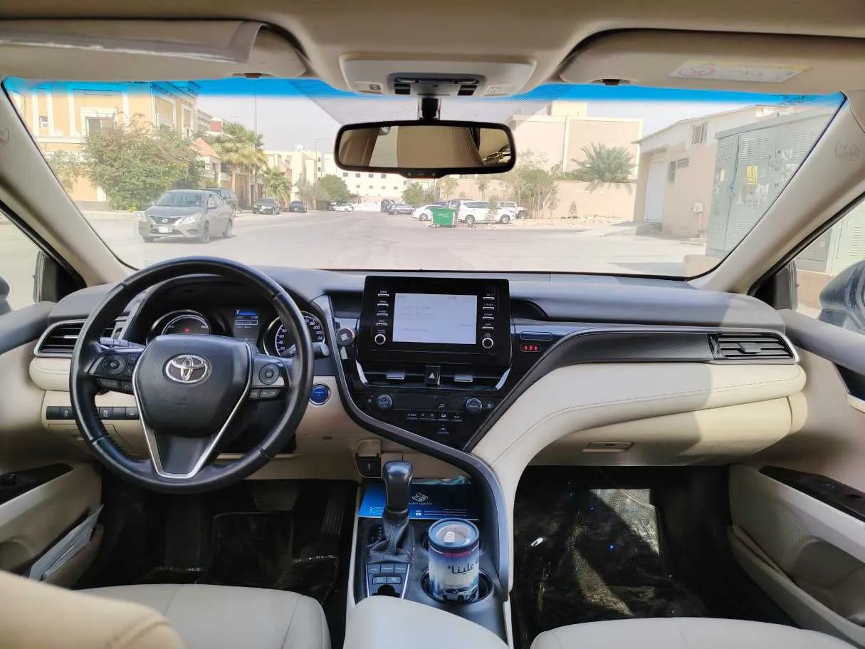 Car image 17