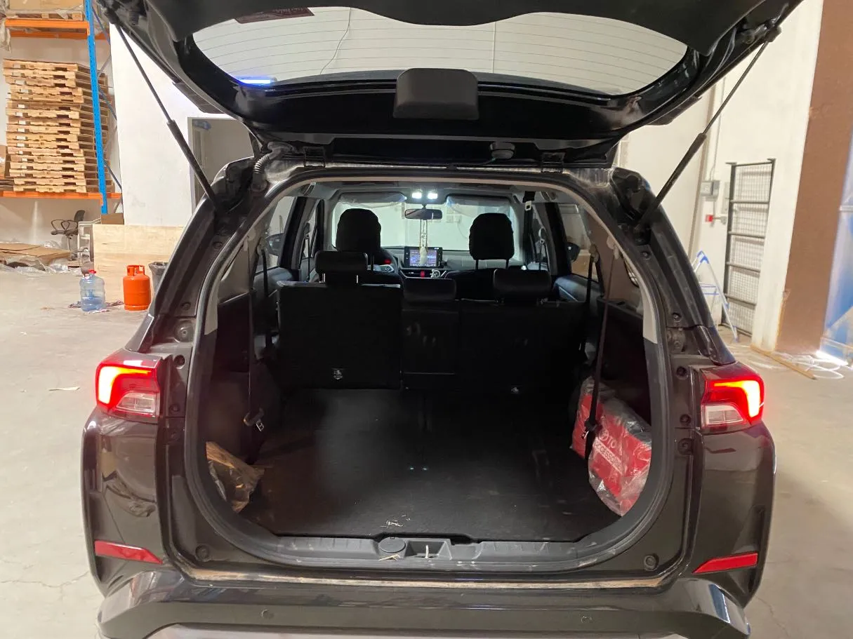 Car image 20