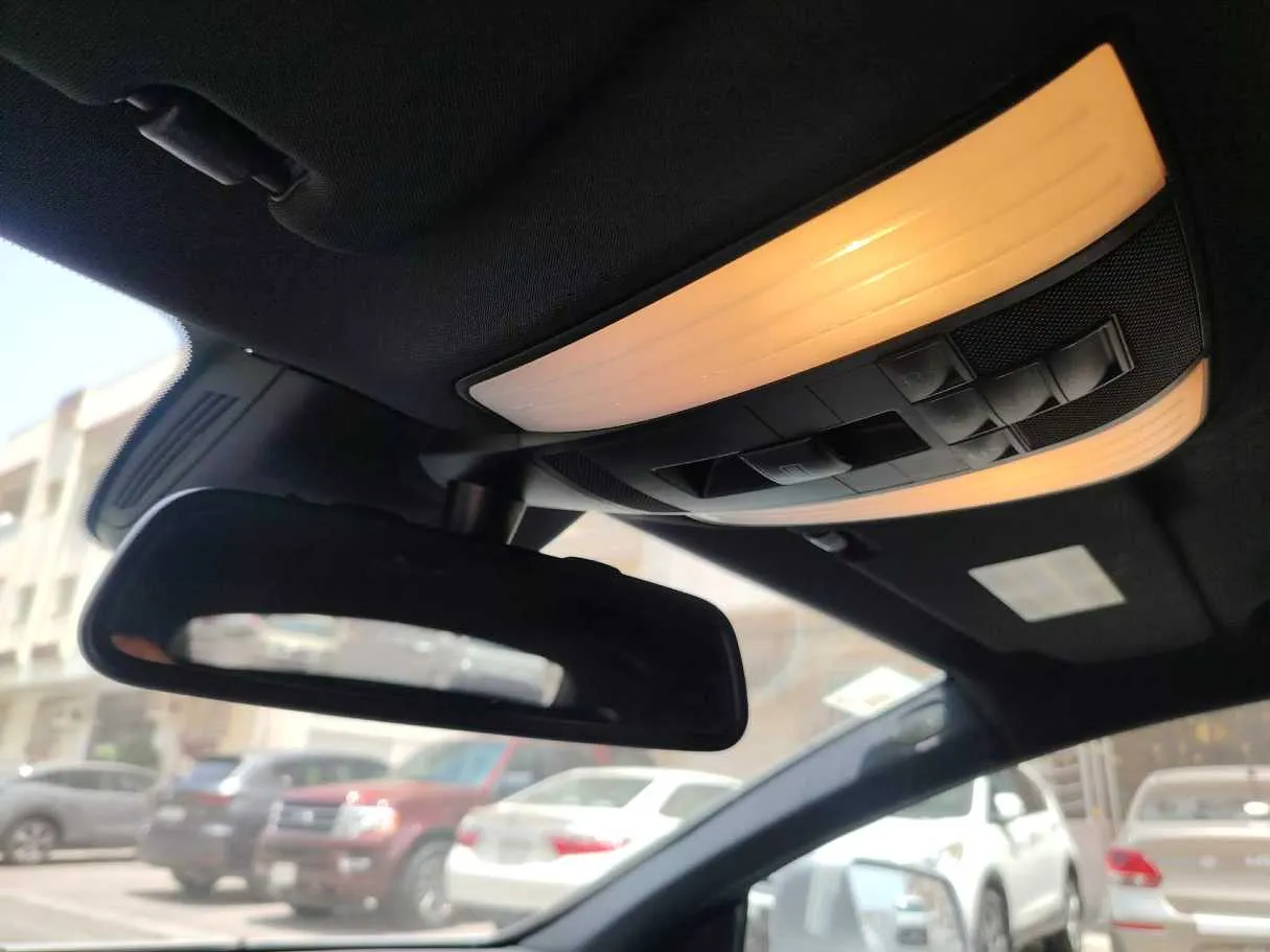 Car image 29