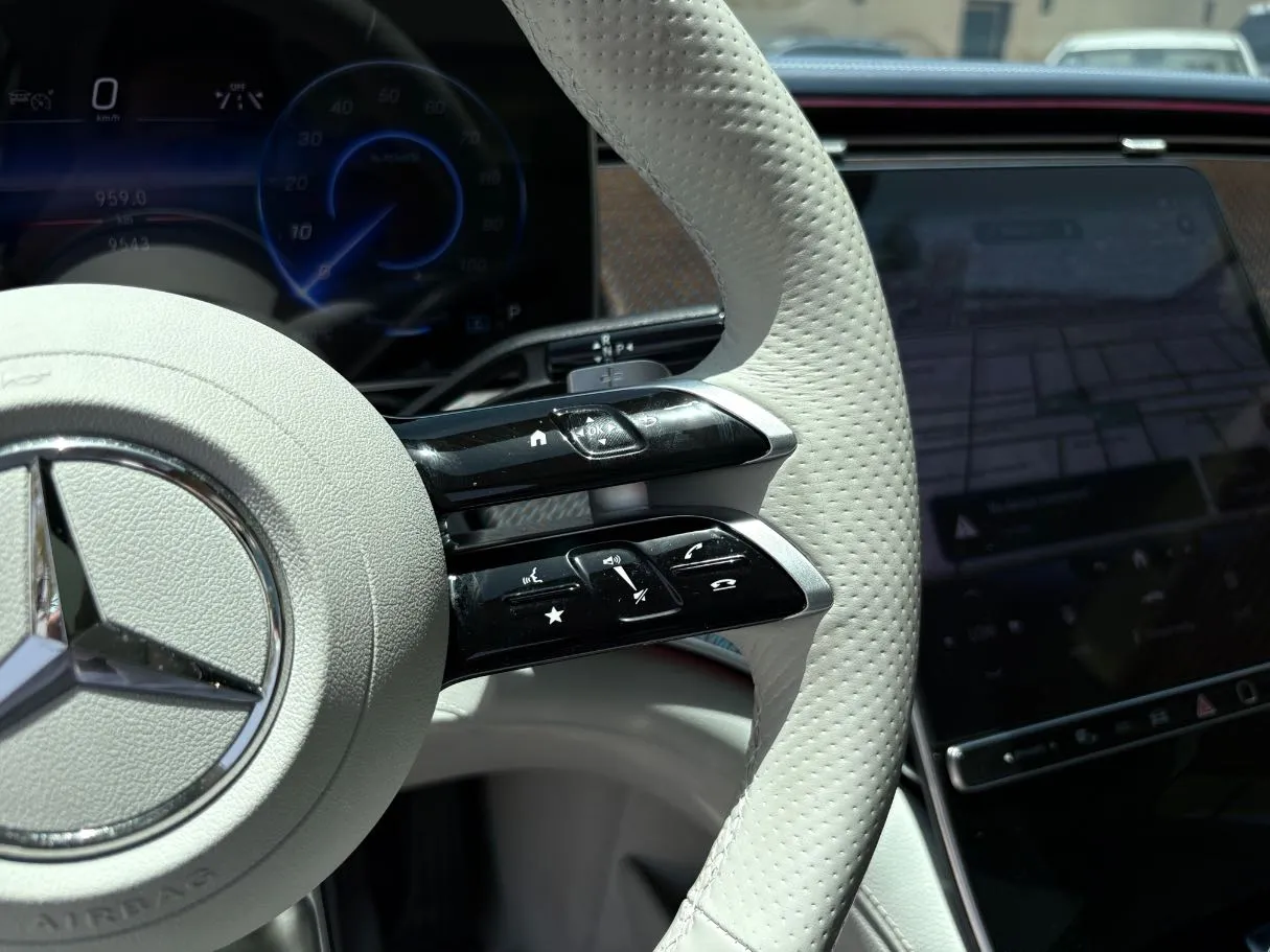 Car image 32