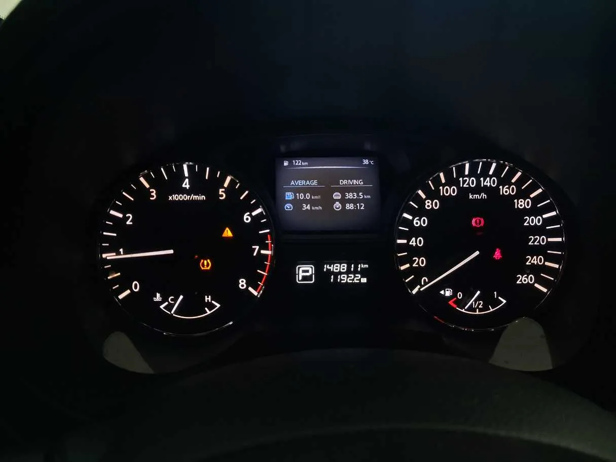 Car image 14