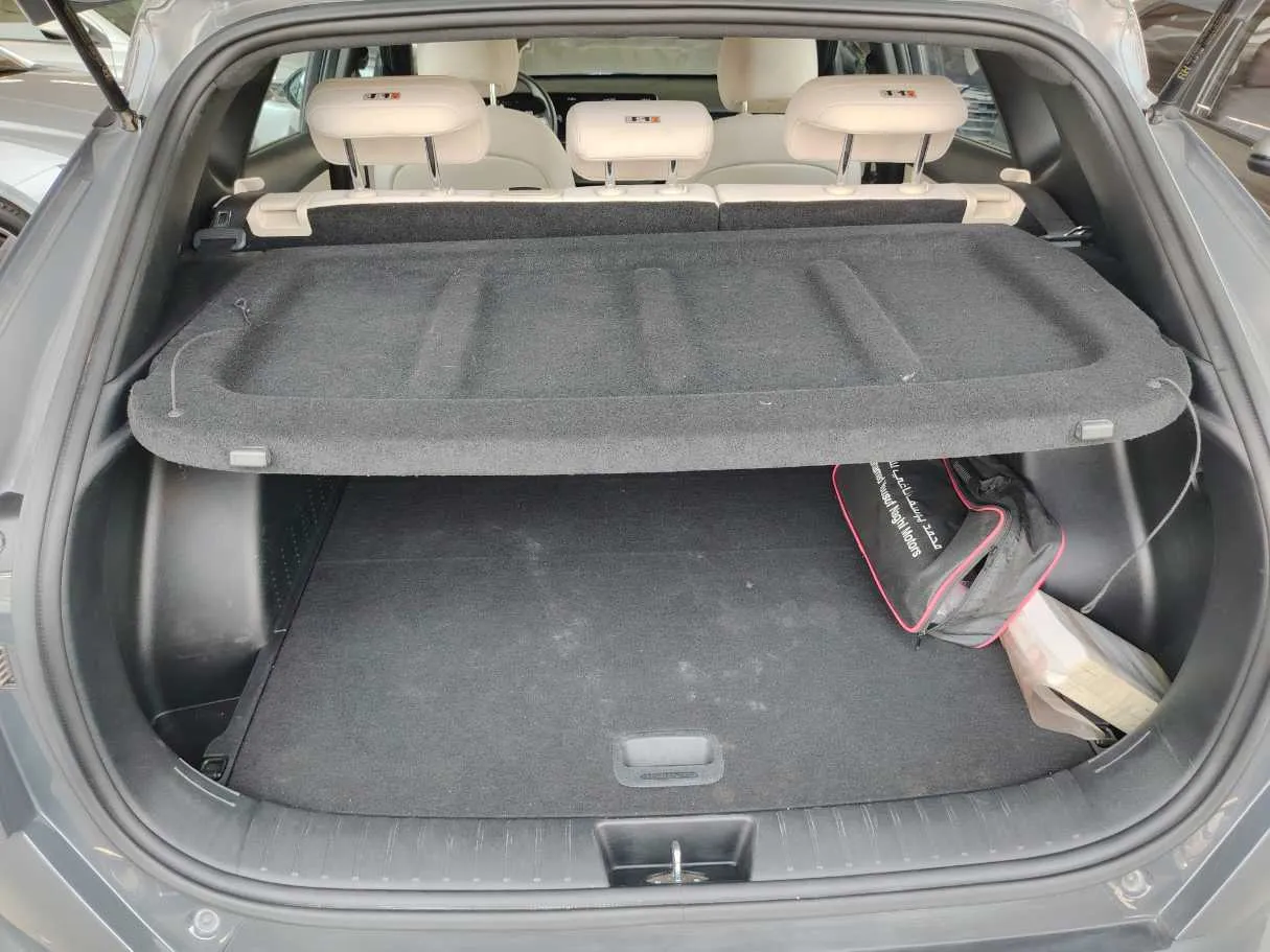 Car image 30