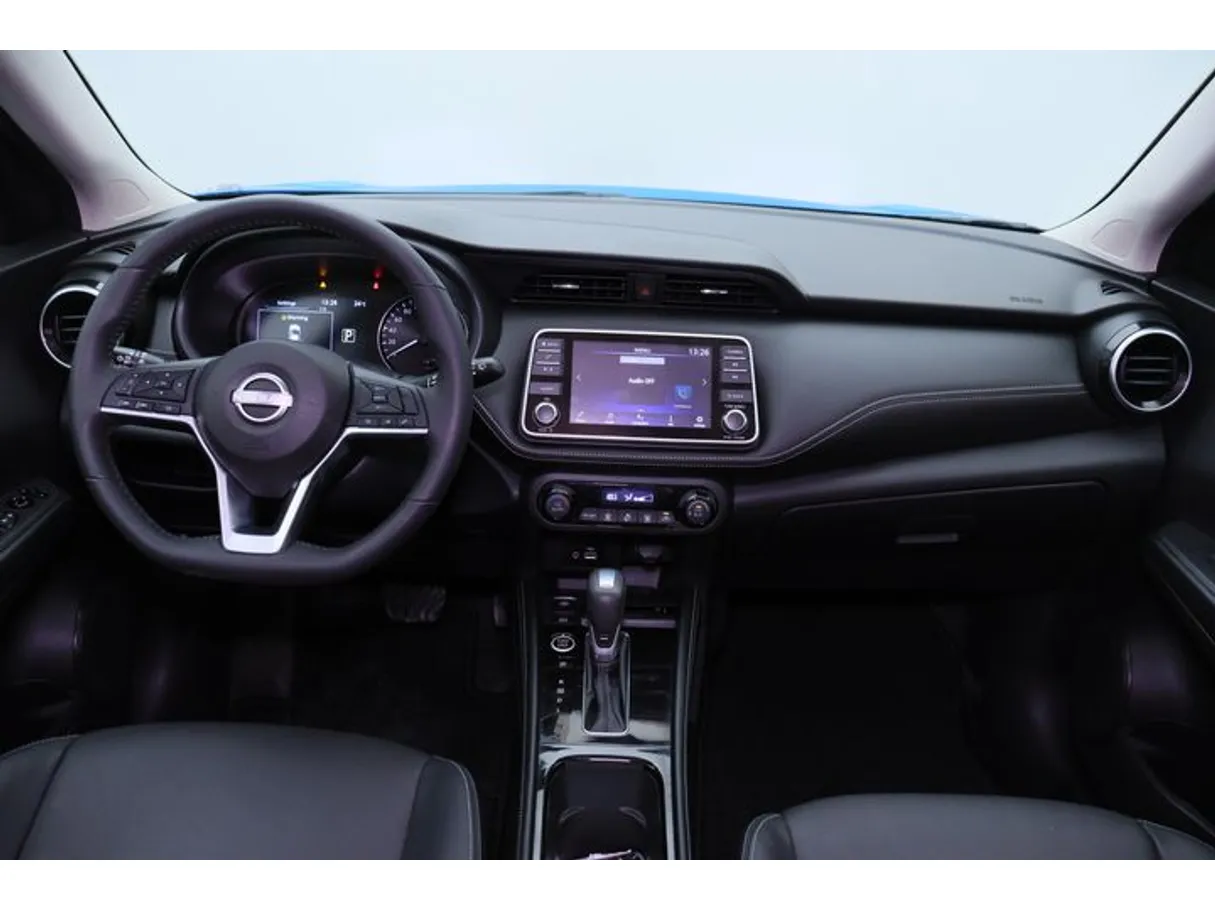 Car image 14
