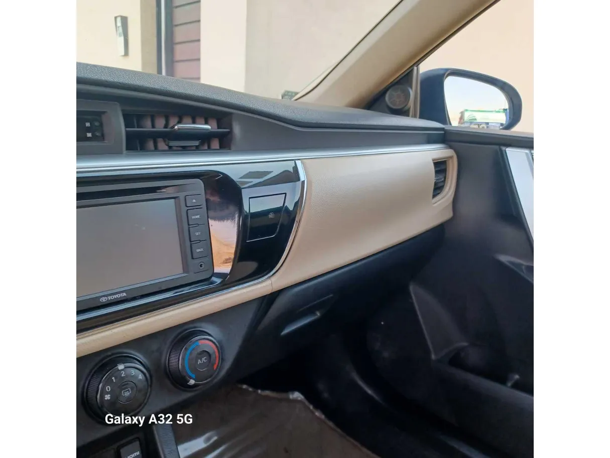 Car image 25