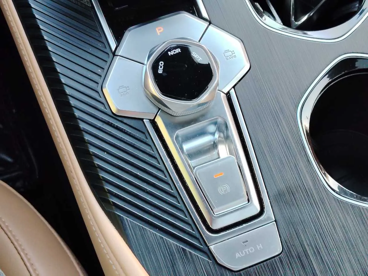 Car image 22