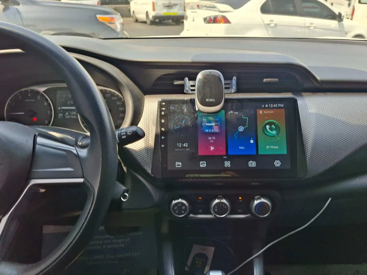 Car image 15