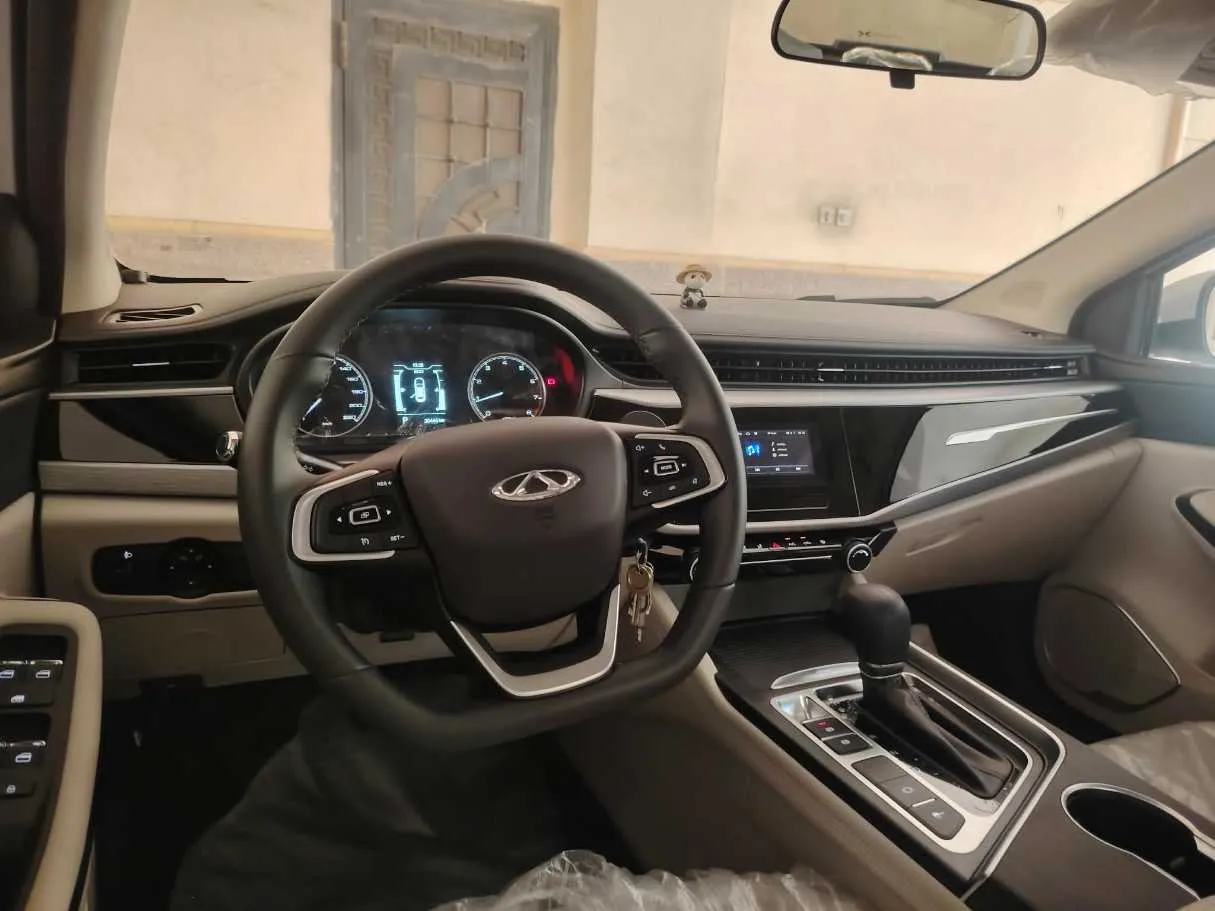 Car image 26
